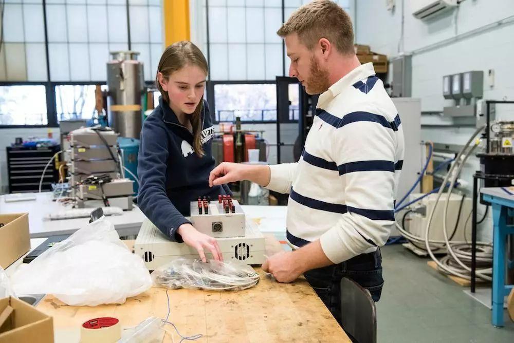 怎樣才能申請(qǐng)美國(guó)杰出人才移民？